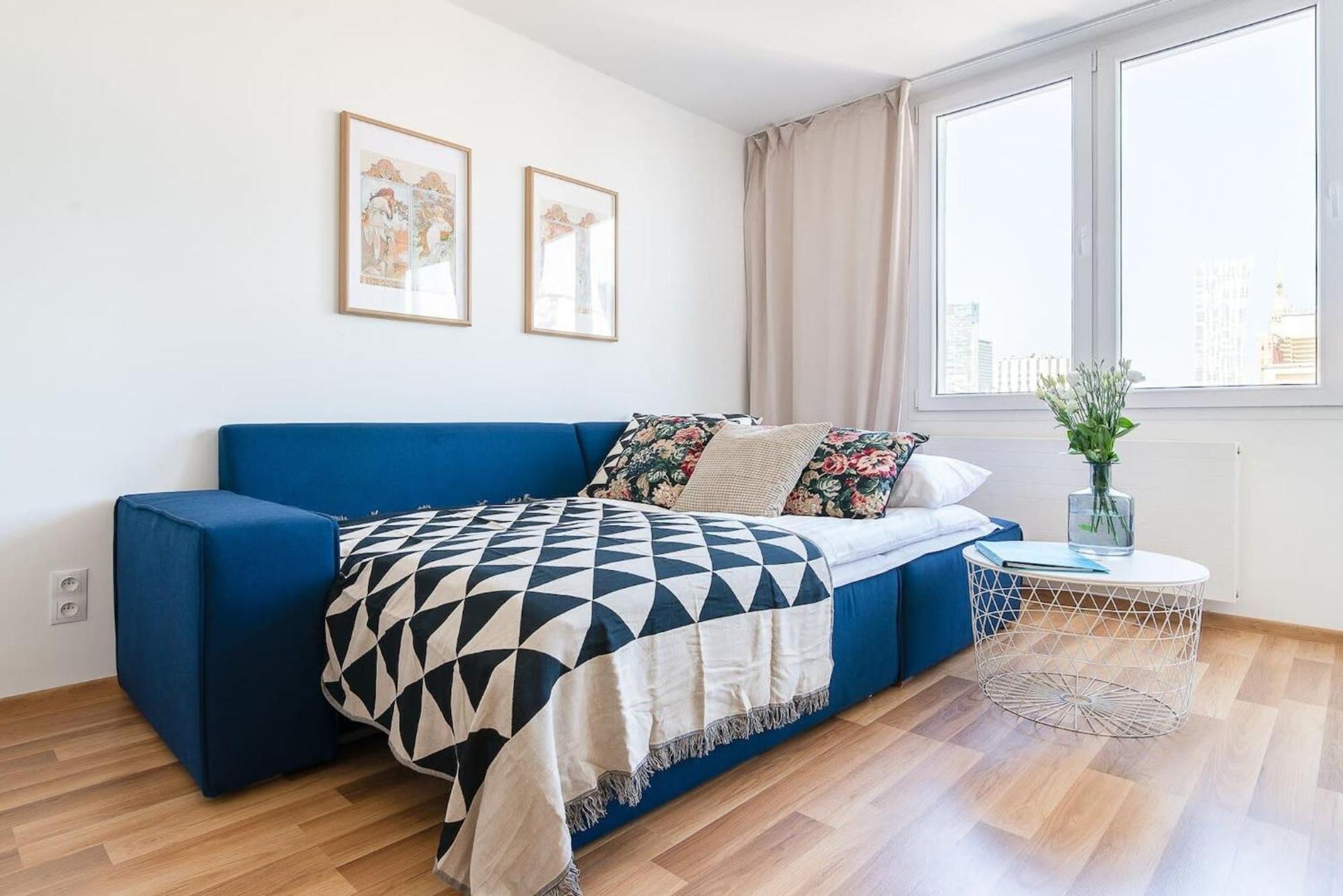 Navy Aesthetic Apartment With Balcony By Noclegi Renters Varsóvia Exterior foto