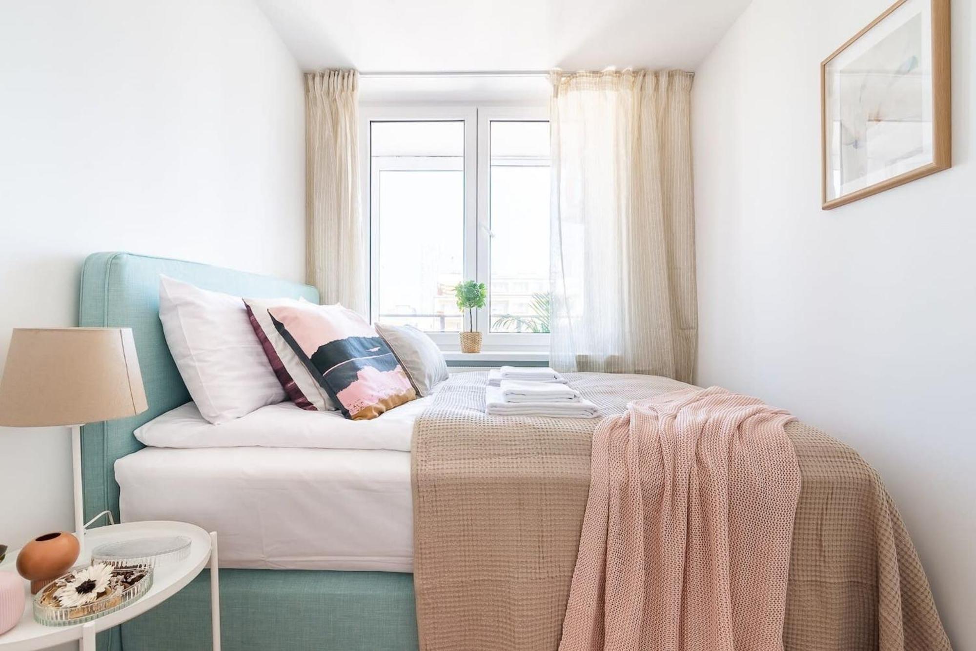 Navy Aesthetic Apartment With Balcony By Noclegi Renters Varsóvia Exterior foto