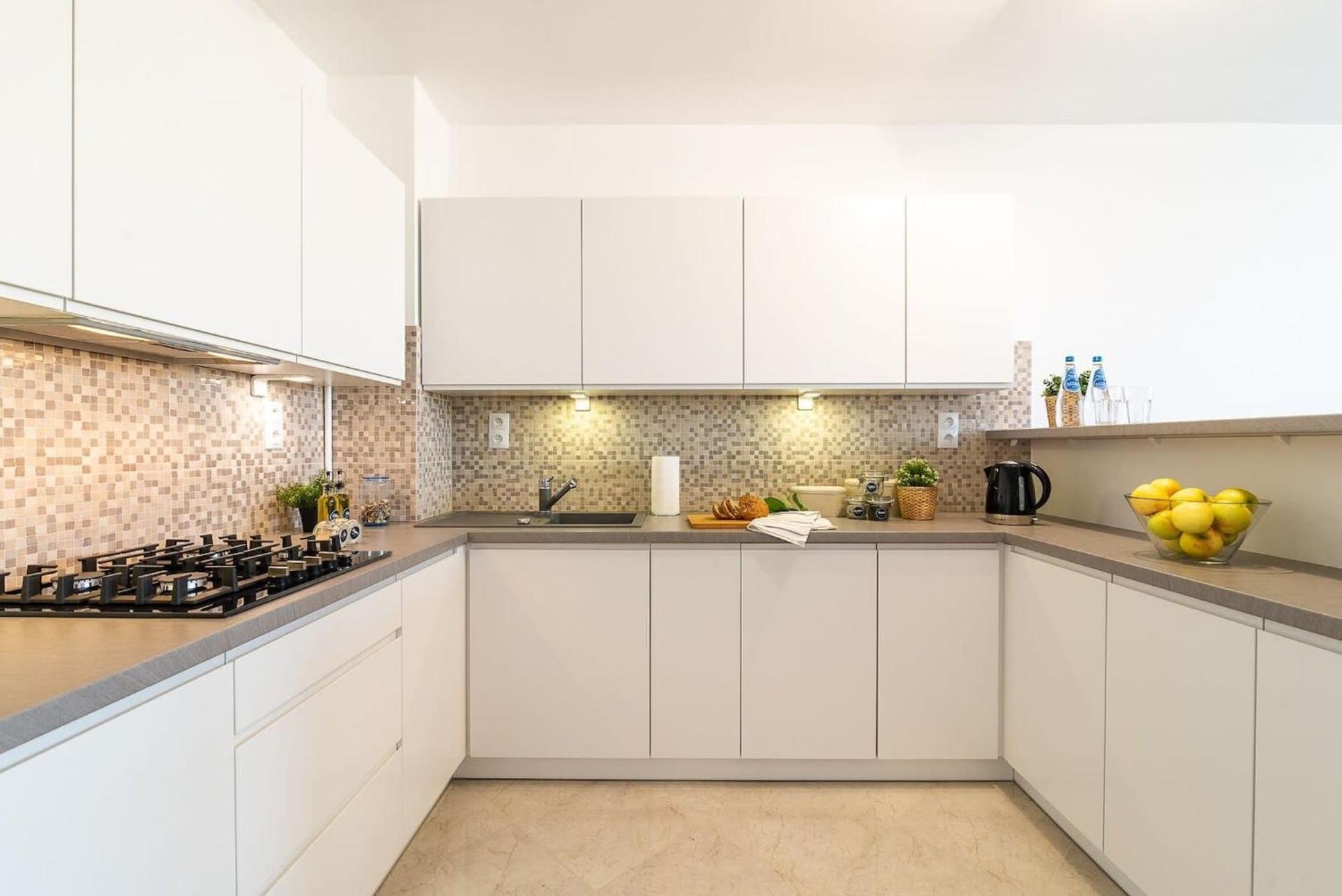 Navy Aesthetic Apartment With Balcony By Noclegi Renters Varsóvia Exterior foto